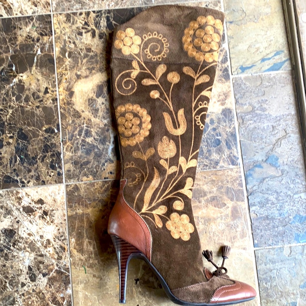 Beautiful design boots
